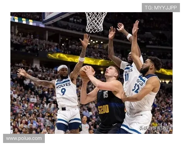 真放松约基奇赛前热身场边闲坐畅聊展现巨星松弛感状态篮球赛场气质 真放松约基奇赛前热身场边闲坐畅聊展现巨星松弛感状态篮球赛场气质